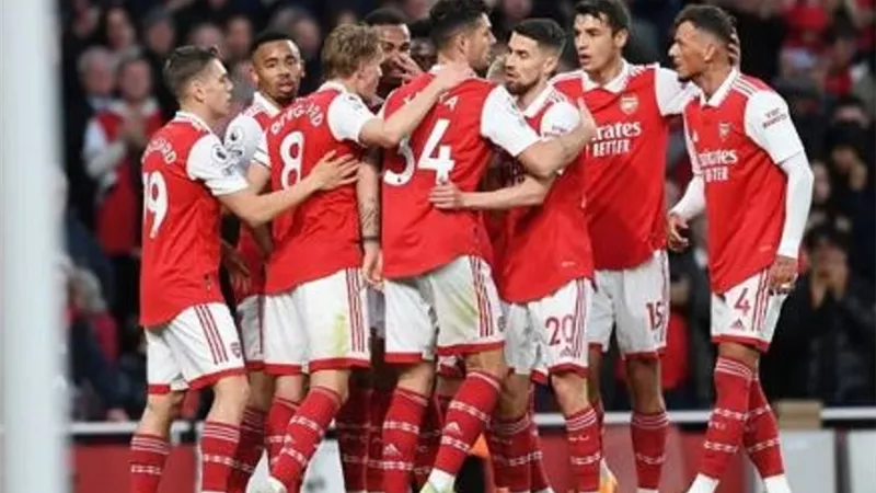 التعادل يحسم الشوط الأول لمباراة آرسنال ضد لانس بدوري الأبطال