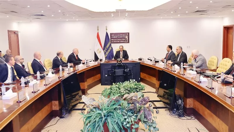 الاتصالات :بناء كابل بحرى يربط بين مصر وألبانيا