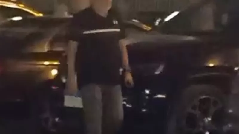 اشرف زكى وهنادى ووفاء مكى فى عزاء المخرج احمد سامى العدل