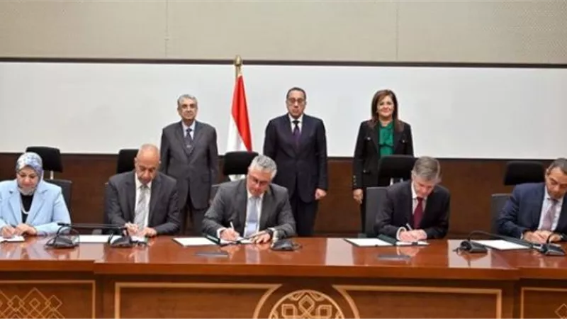 باستثمارات 3 مليارات دولار.. توقيع اتفاقية لإنتاج الوقود الأخضر