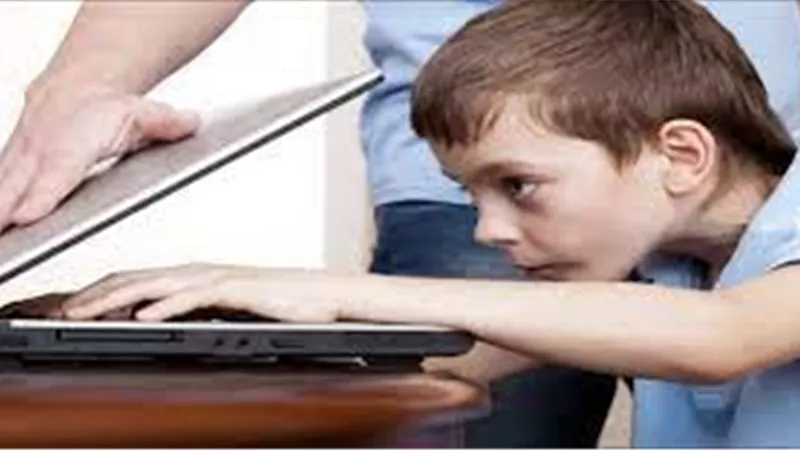 كيف تعرف أنك تدمن استخدام الإنترنت؟