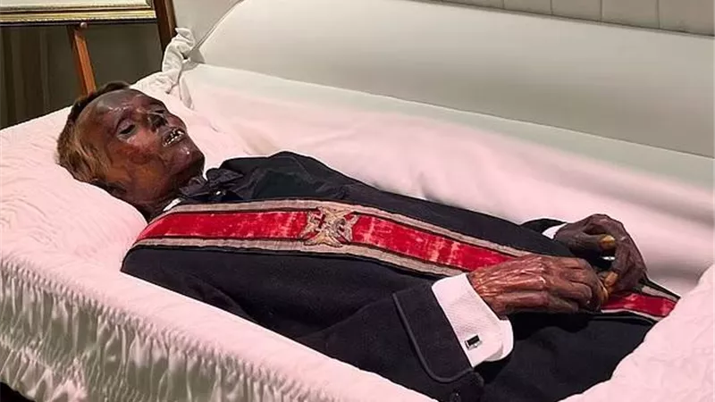العثور على رجل مجهول الهوية محنط منذ قرون