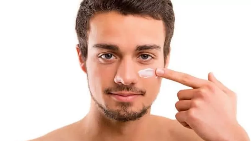 3 ماسكات طبيعية لتبييض الوجه للرجال