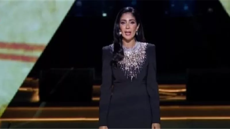 منى زكي: يوم العبور كتب التاريخ من جديد.. والشعب المصري مالوش كتالوج