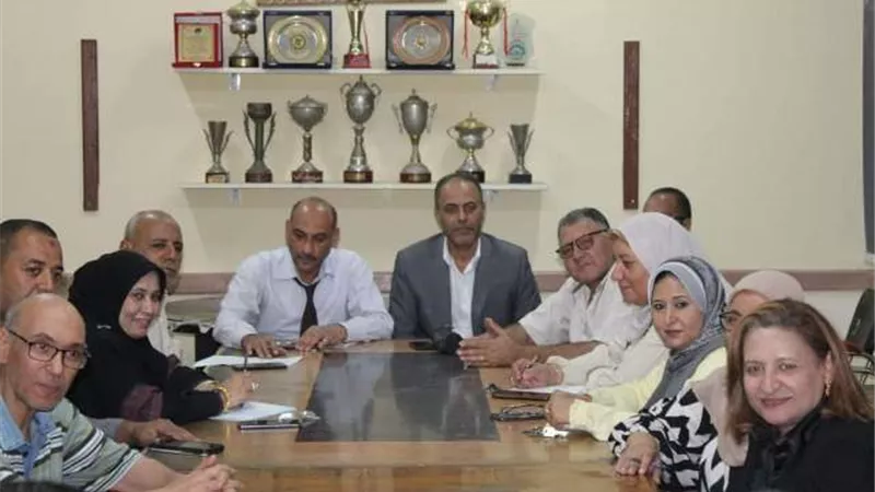 تعليم المنيا يتابع خطة المتابعة الفنية للمدارس بإدارات المحافظة
