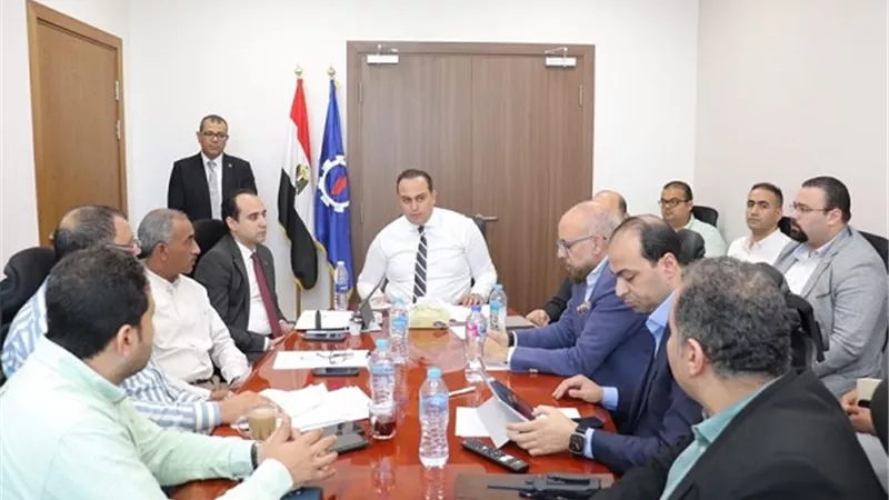 رئيس هيئة الرعاية الصحية يتفقد التشغيل التجريبي لمجمع السويس الطبي
