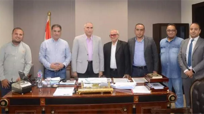 جهاز الشروق يعلن تفاصيل أول عقد بحصه عينيه لأصحاب تقنين أراضى صور