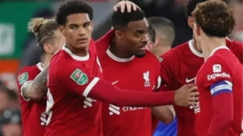 ليفربول يفوز بهدفين نظيفين على سانت جيلواز بالدورى الأوروبى