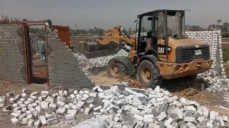 محافظ أسيوط يتابع جهود الوحدات المحلية في مواجهة البناء المخالف