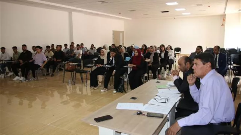 طلاب تكنولوجيا الفندقةبجامعة طيبةيناقشون تقارير التدريبات الصيفية