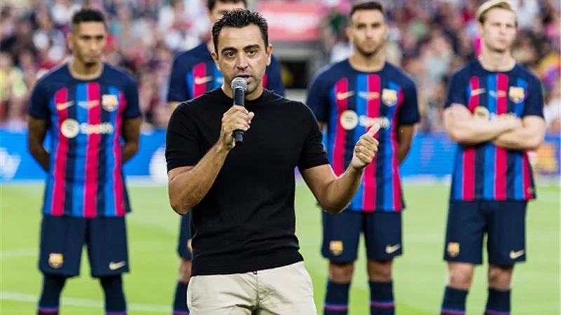 تشافي يكتب تاريخ جديد مع برشلونة فى دوري أبطال أوروبا