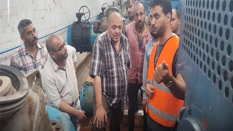 رئيس مياه المنيا يتابع اصلاح العطل المفاجئ بمحطة مياه بني احمد