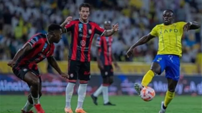 شاهد التهديد الأول من ساديو ماني علي مرمي أبها