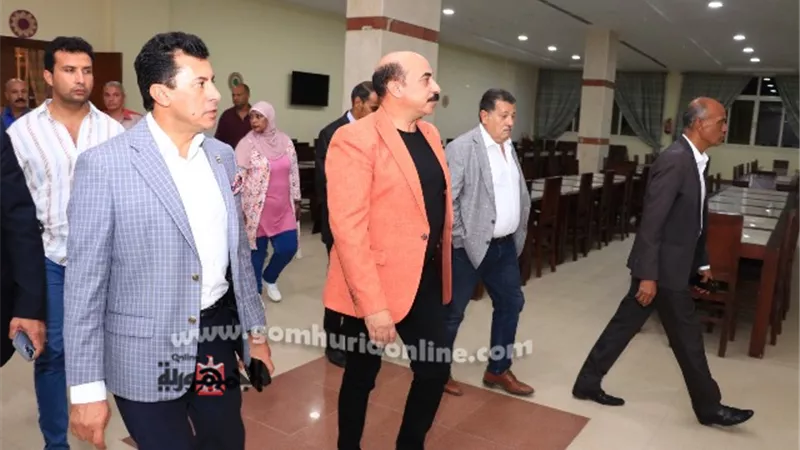 وزير الرياضة يتفقد أعمال التطوير بالمدينة الشبابية بأسوان