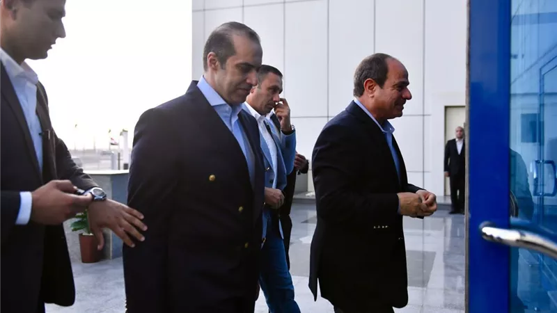 السيسى يجرى الكشف الطبي اللازم لاستكمال أوراق الترشح للانتخابات الرئاسية .. صور