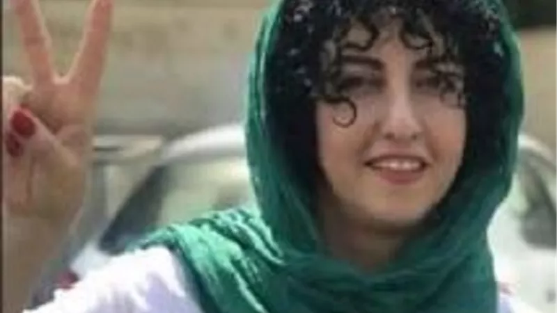 سجينة إيرانية.. تفوز بـ