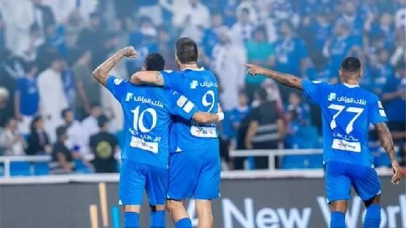 الهلال يفوز علي الأخدود بثلاثية ويستعيد صدارة الدوري السعودي
