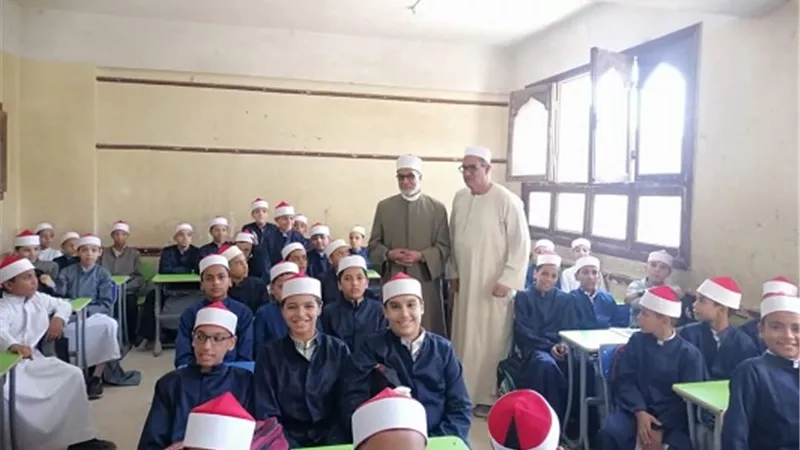 انتظام الدراسة من الساعة الأولى بالمعاهد الأزهرية في المنيا
