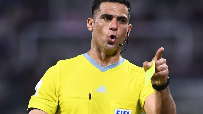 محمد معروف حكما لمباراة البنك الأهلى والزمالك فى الدورى
