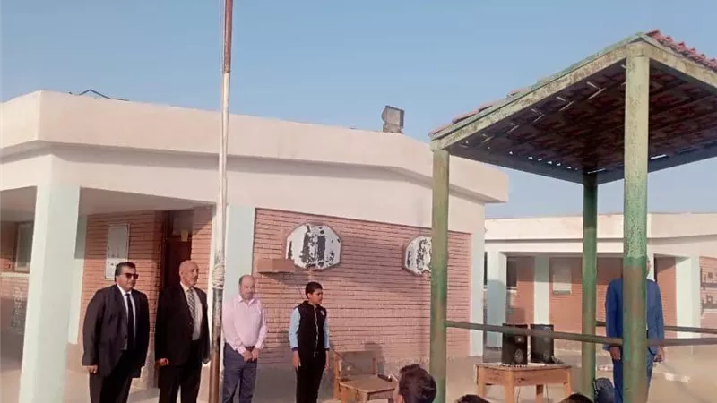 مدير تعليم جنوب سيناء يتابع مدرسة الشهيد سيد زكريا خليل الابتدائية