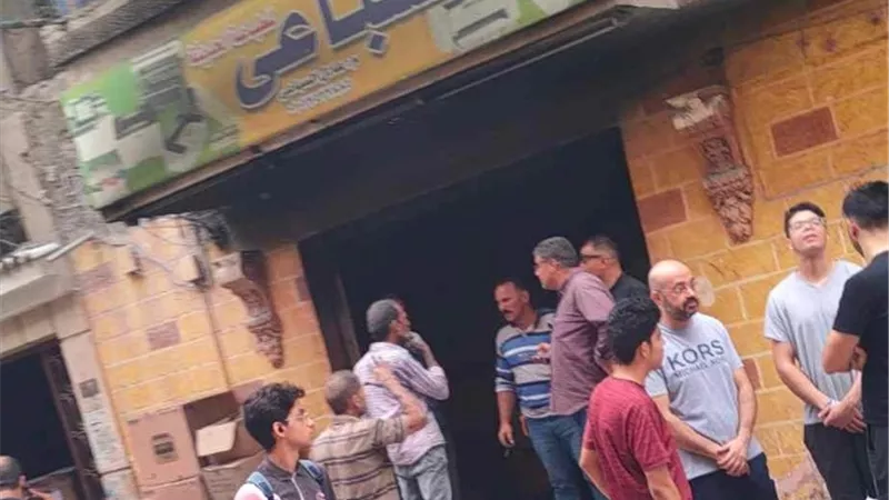السيطرة علي حريق بمحل طبعات بالمنصورة واصابة شخصين