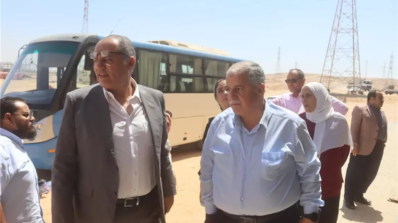 الإسكان : بحث إعادة تخطيط محاور الخدمات ومستويات الإسكان بالعاشر