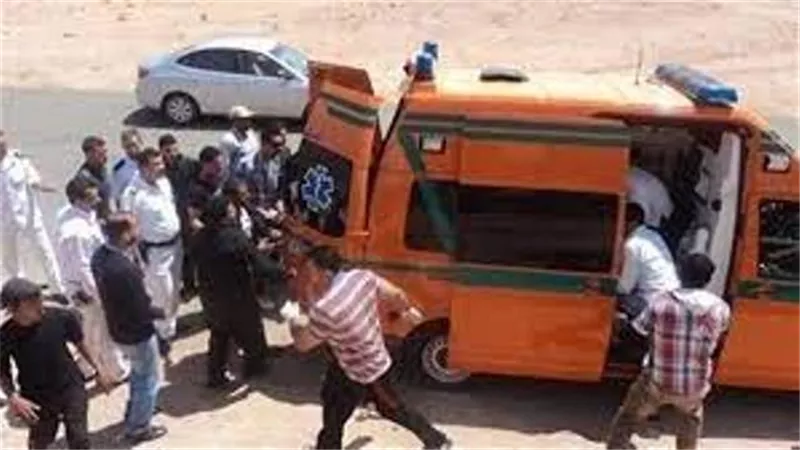 مصرع طالب صدمته سيارة أثناء عبوره طريق الواحات الصحراوى