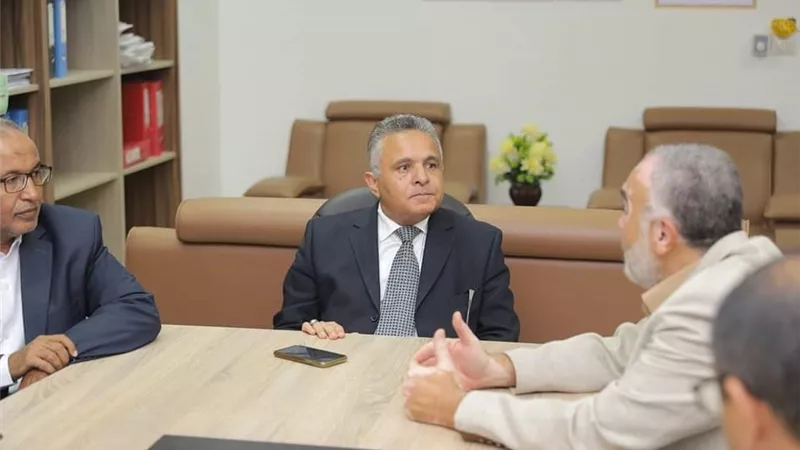 رئيس جامعة السويس يتفقد كليتي التكنولوجيا والتعليم والحاسبات