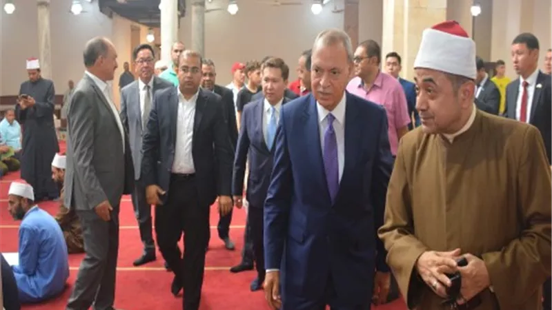 الهجان وسفير جمهورية كازاخستان يتفقدان مسجد الظاهر بيبرس بقليوب