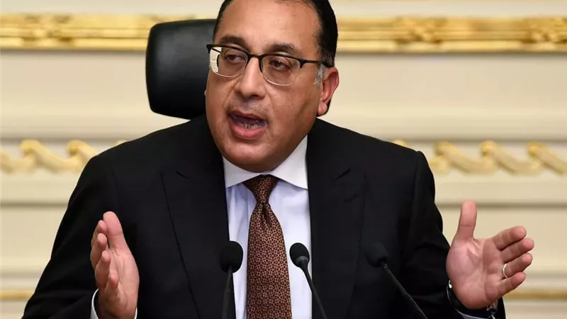 مدبولي يتابع موقف توافر السلع الأساسية ومستلزمات الإنتاج