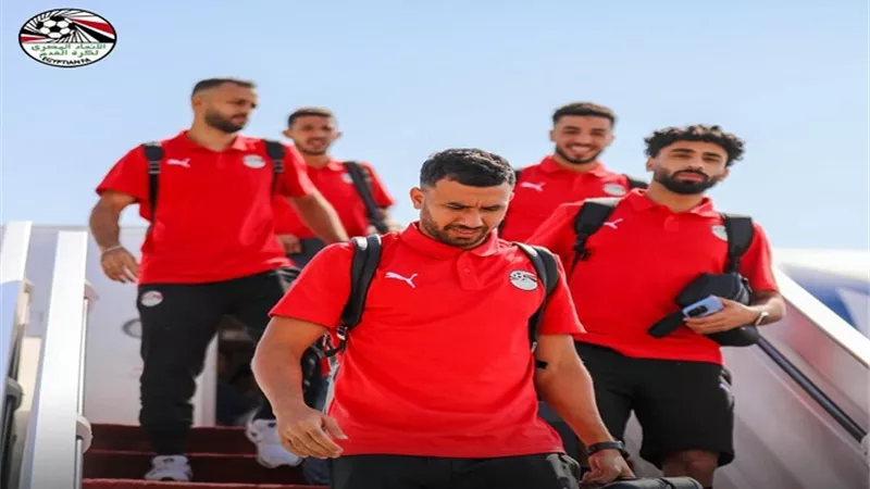 بعثة منتخب مصر تصل الإمارات استعدادا لوديتي الجزائر وزامبيا