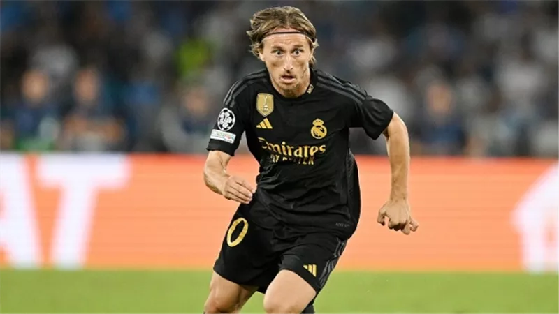 مستغلا أزمته مع ريال مدريد.. الهلال يقدم عرضا مغريا لمودريتش