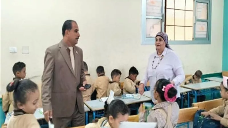 مدير تعليم القليوبية توجه مديري المدارس بمتابعة الفصول والطلاب