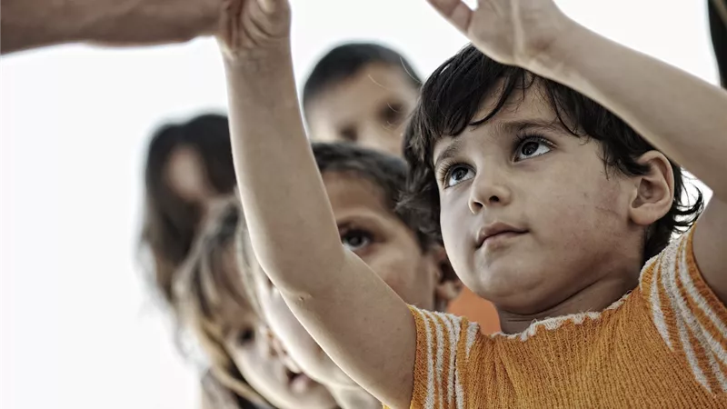 رعاية الأيتام في الشريعة الإسلامية