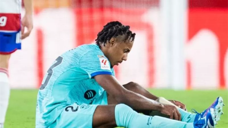 برشلونة يكشف حجم إصابة كوندي ومدة غيابه عن الملاعب