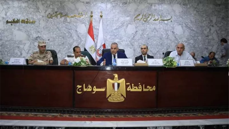 محافظ سوهاج يعقد اجتماعا لمناقشة استعدادات مجابهة الكوارث