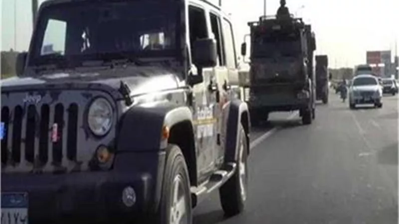 ضبط متهم بالتشهير بعدد من المطاعم والمحال الشهيرة عبر الانترنت
