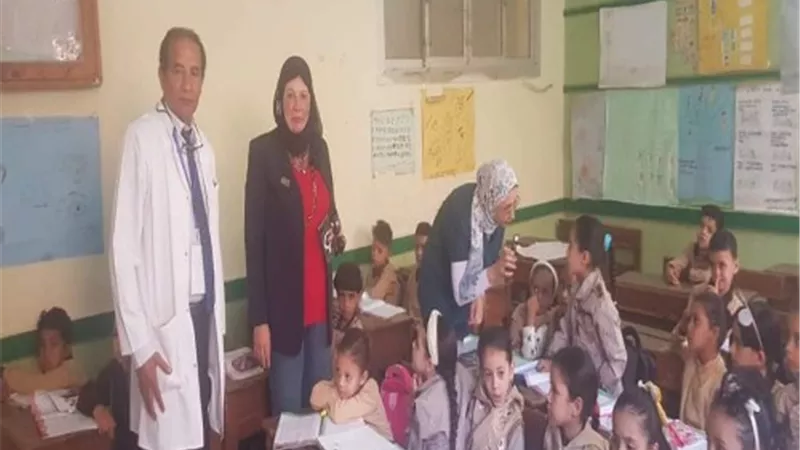 جامعة بنها تنظم قافلة طبية لطلاب المدارس الابتدائية بطوخ.. صور