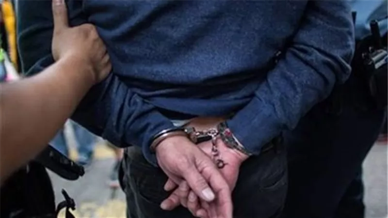 القبض على صاحب سلسلة صيدليات هارب من 109 حكما قضائيا