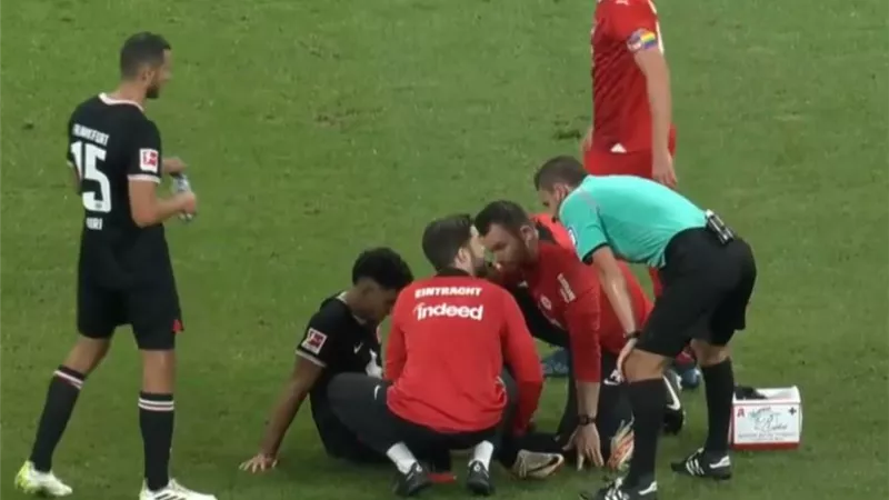 بعد إصابة عاشور وسامى.. مرموش مهدد بالغياب عن منتخب مصر