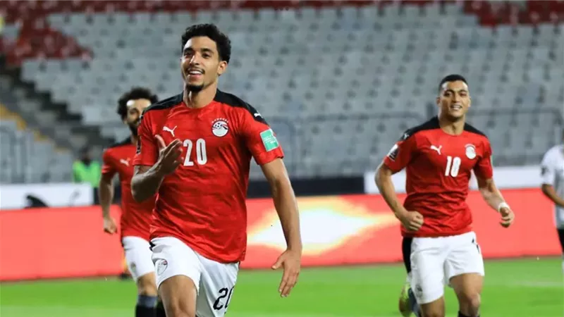 طبيب منتخب مصر يُعلن جاهزية مرموش وسامي لمعسكر الإمارات
