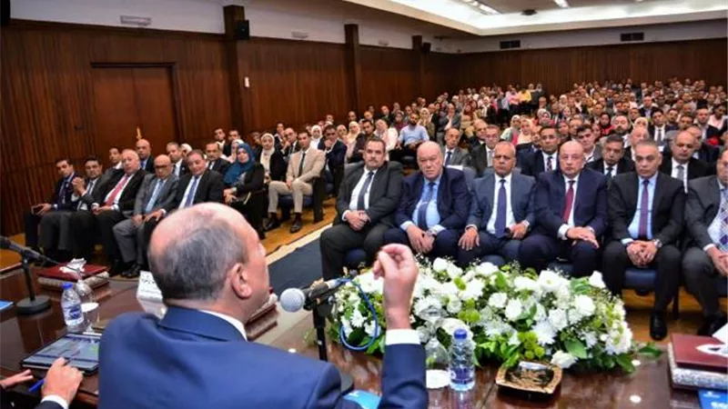 وزير الطيران: واجهنا العديد من التحديات بتنفيذ تطوير المطارات