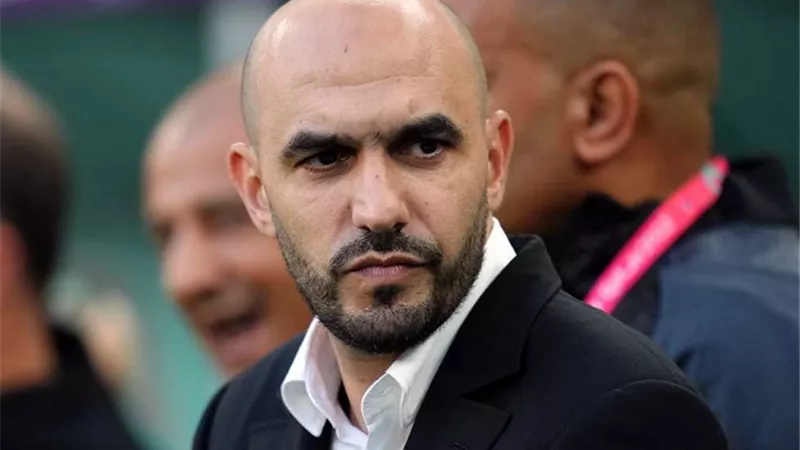 أول رد من وليد الركراكي على إمكانية تدريب الهلال السعودي - فيديو