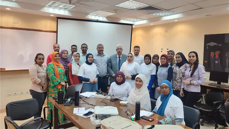 دورات تدربيبة على مهن التسويق الإلكتروني لشباب أسيوط.. بالمجان