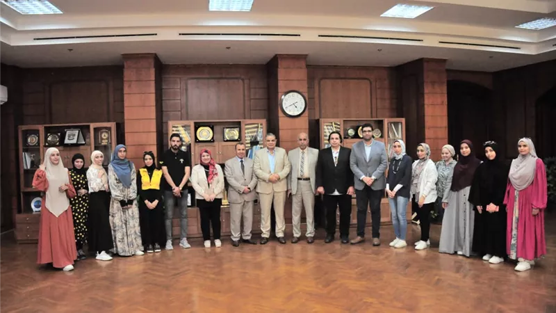 منح مالية لطلاب جامعة كفرالشيخ ضمن مبادرة الطالب المنتج