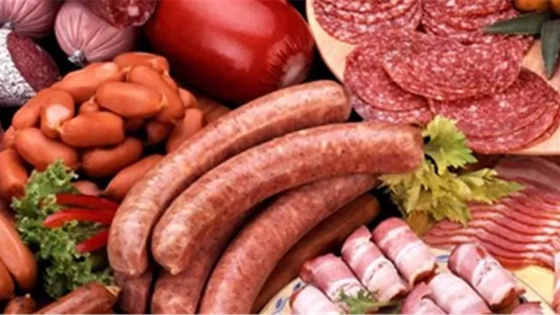 خطيرة للغاية..كل ماتريد معرفته عن خبايا اللحوم المصنعة