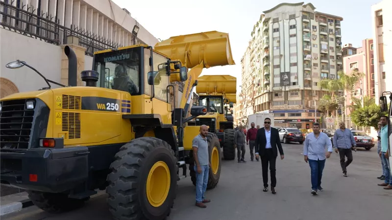 محافظه الدقهلية تتسليم 3 لوادر جديدة لنظافة وتحسين البيئة