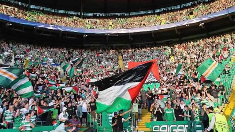 جماهير سيلتيك تهاجم الإدارة بسبب فلسطين: ندعم المظلوم وليس الظالم