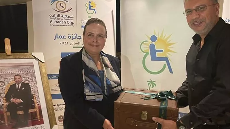 وزيرة التضامن المغربية تكرم د.عمرو الليثي وتهديه درع الوزارة