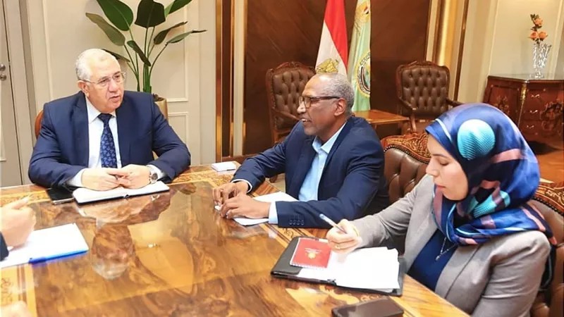وزير الزراعة يتابع تنفيذ مشروع 